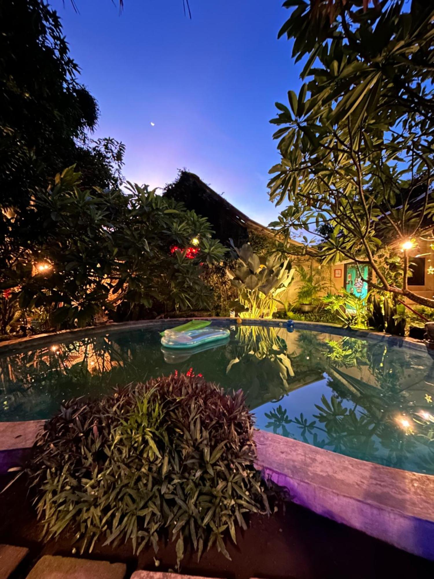 Losmanos Hostel Yogyakarta Extérieur photo