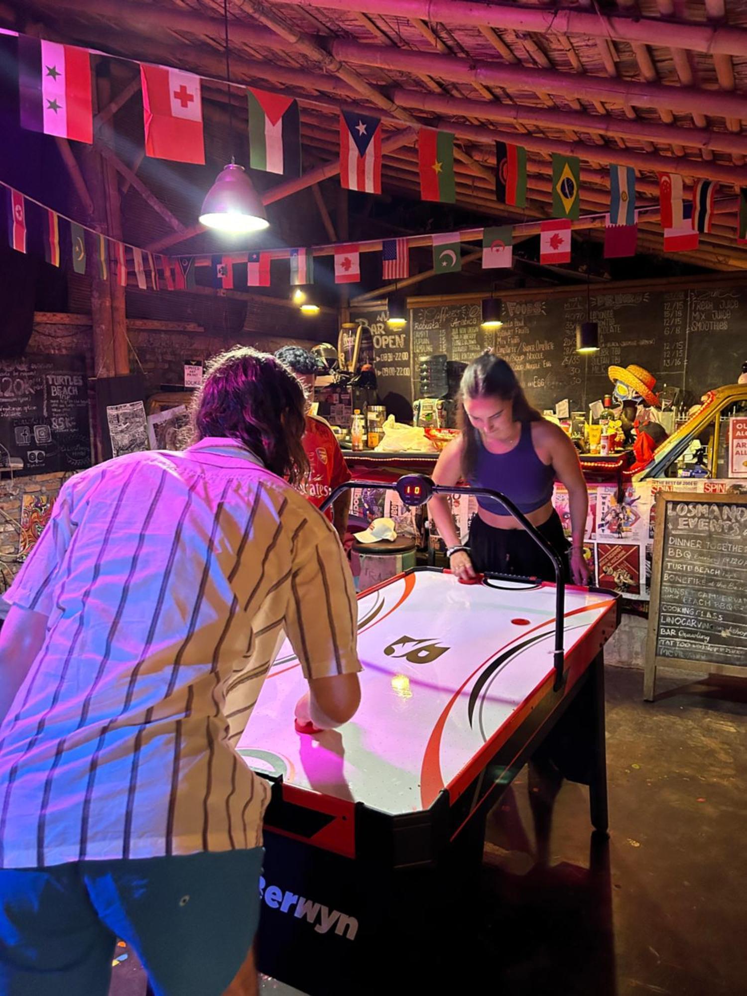 Losmanos Hostel Yogyakarta Extérieur photo
