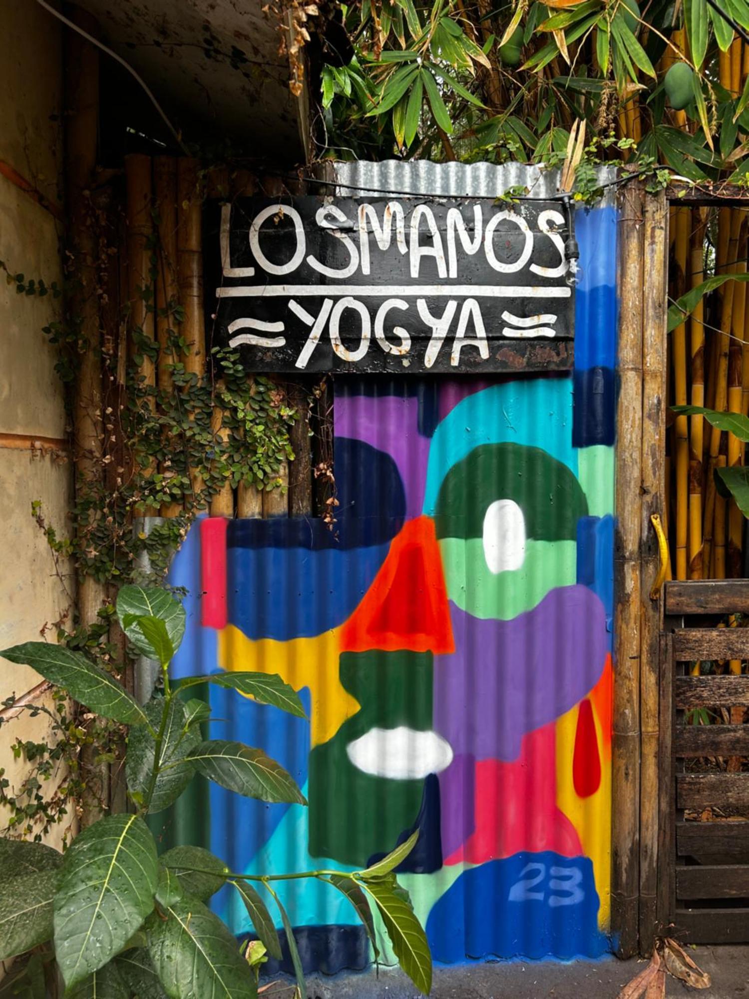 Losmanos Hostel Yogyakarta Extérieur photo