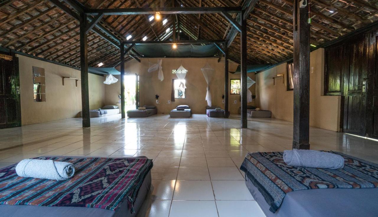 Losmanos Hostel Yogyakarta Extérieur photo
