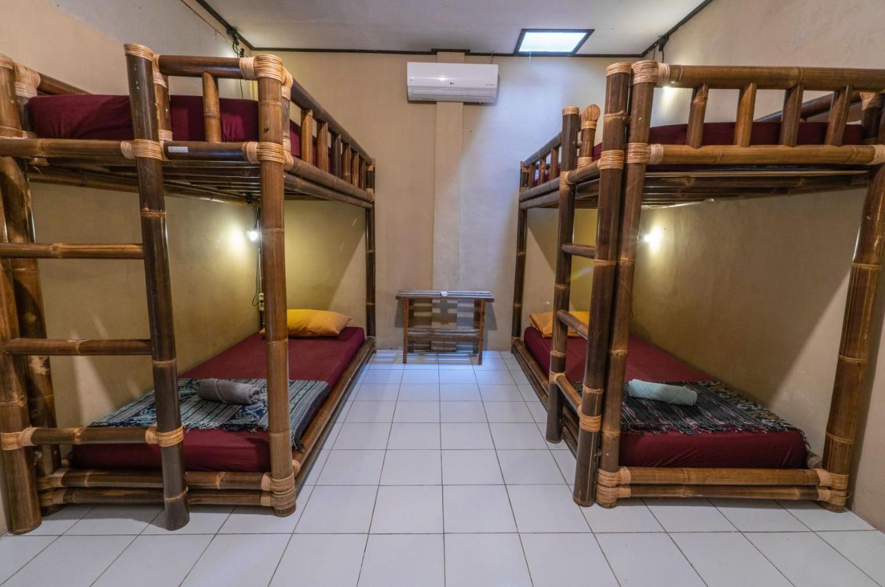 Losmanos Hostel Yogyakarta Extérieur photo